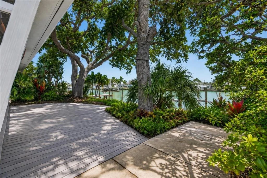 Photo of 541 LILLIAN DRIVE