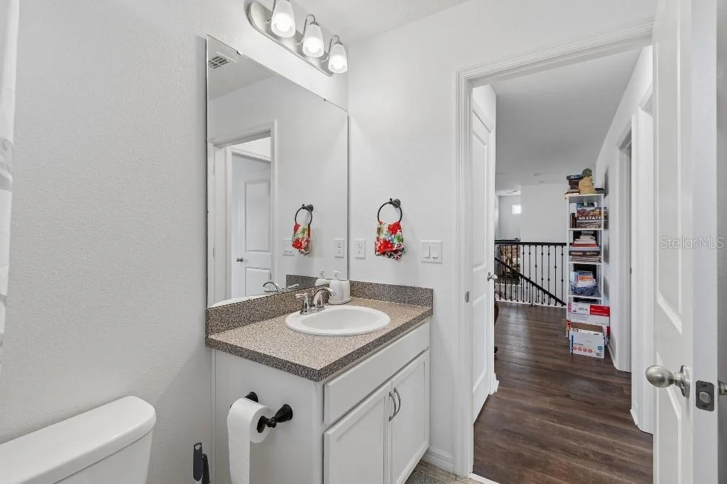 Photo of 1101 LONE PALM WAY