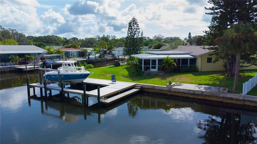 Photo of 318 CIRCLE DRIVE