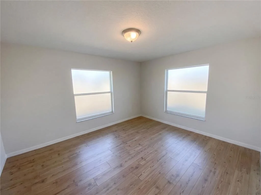 Photo of 11275 LINDEN DRIVE