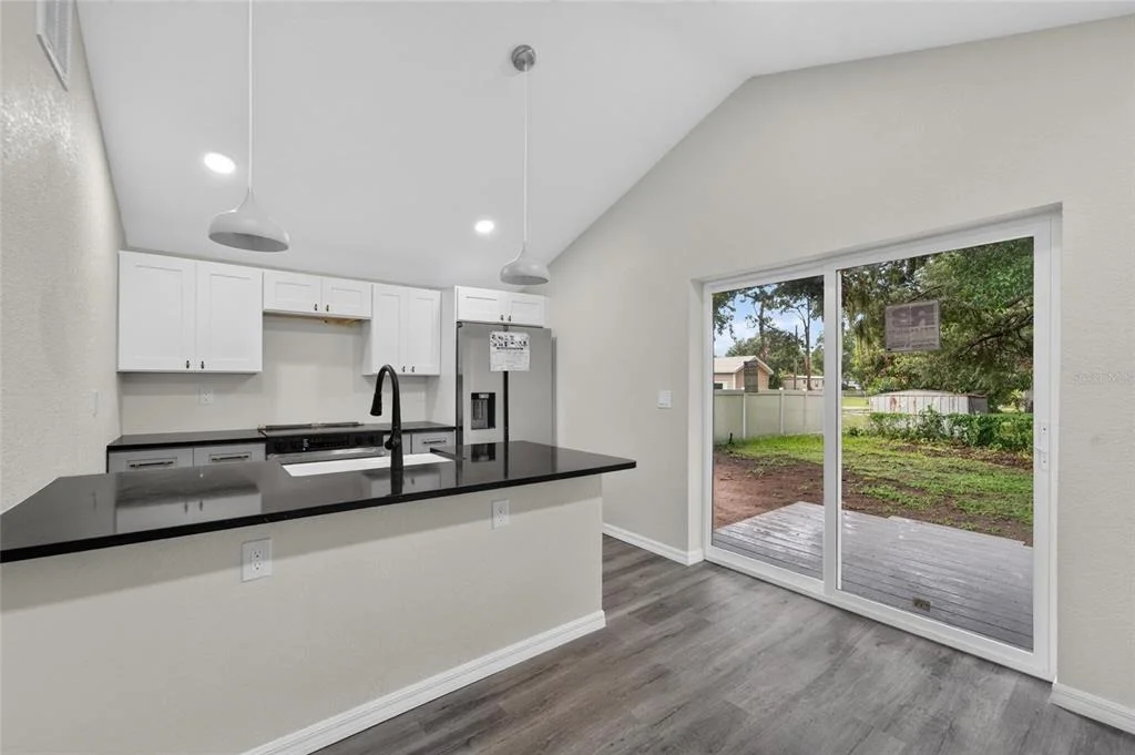 Photo of 8809 DYER ROAD