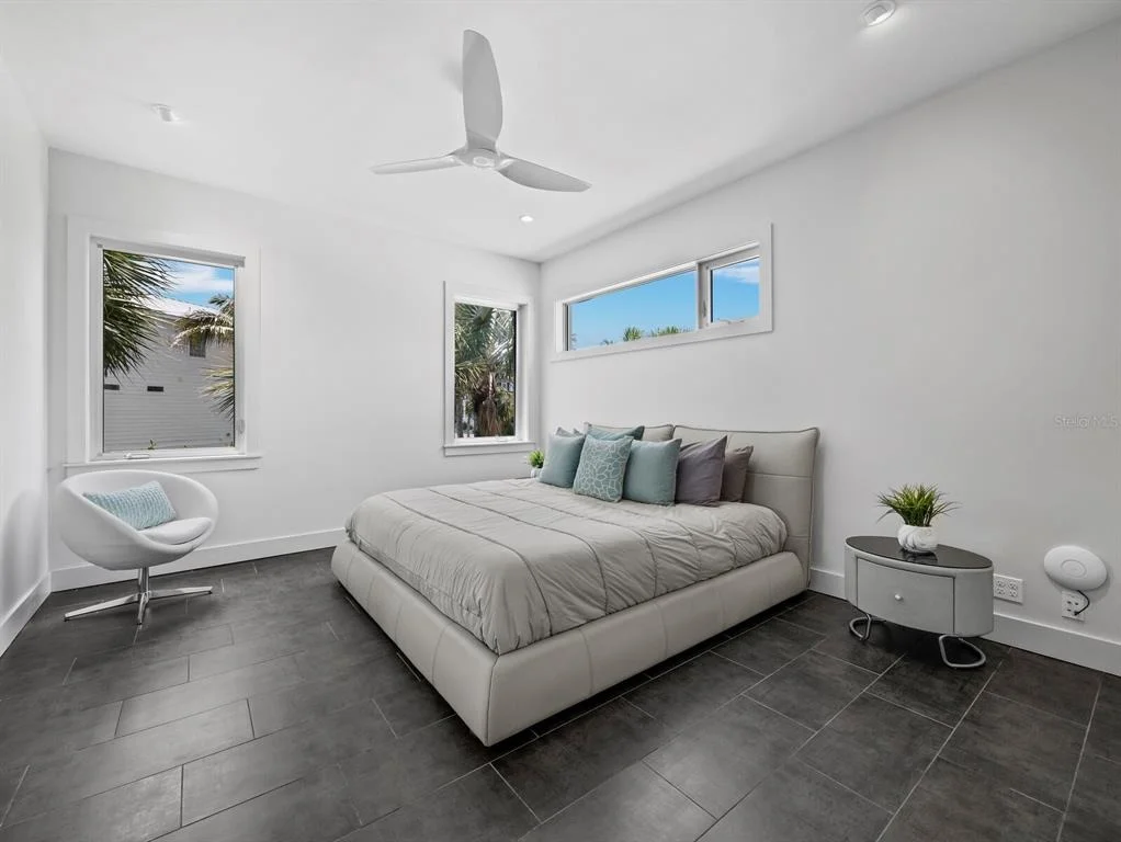 Photo of 471 ISLAND CIRCLE