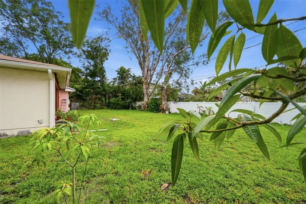 Photo of 500 W DAVIS BOULEVARD
