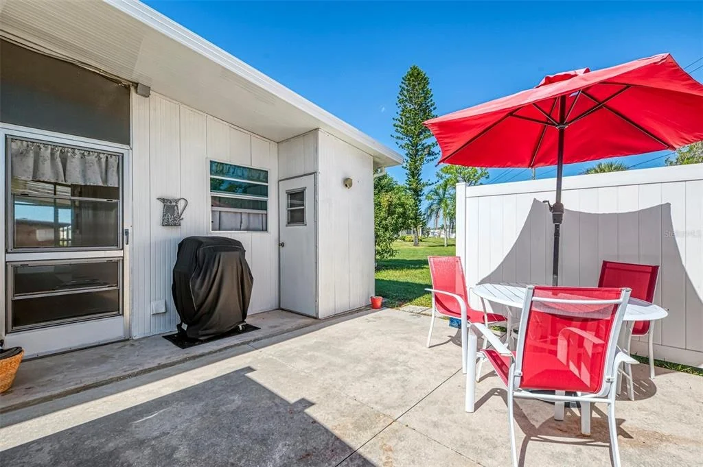 Photo of 49 COMPASS POINT
