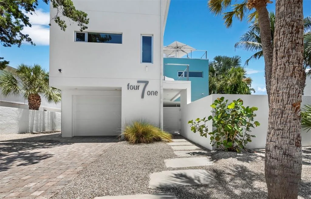 Photo of 471 ISLAND CIRCLE