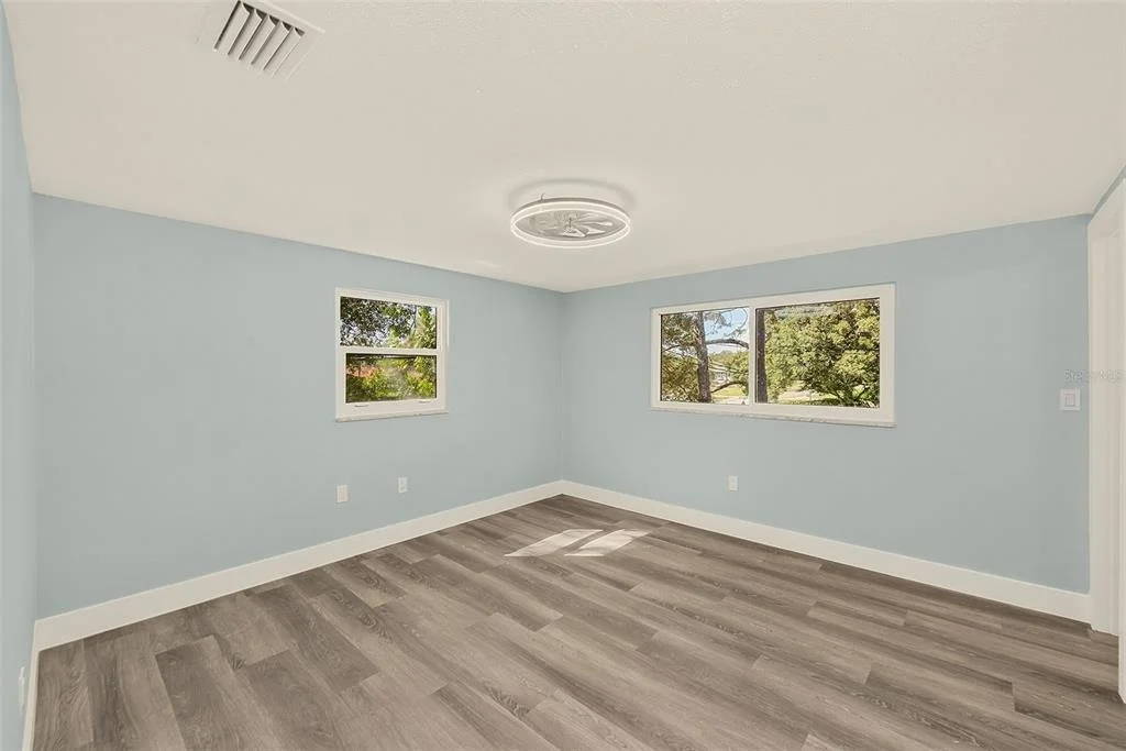 Photo of 1595 OAK LANE