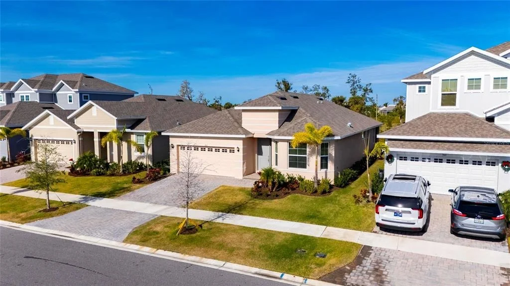 Photo of 923 SIGNET DRIVE