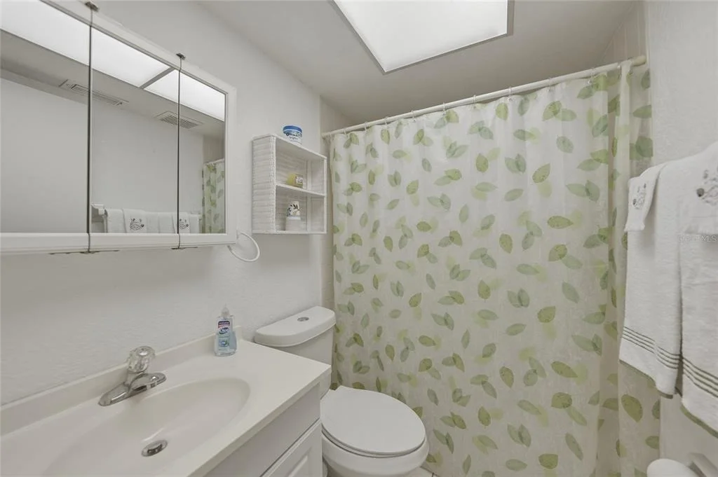 Photo of Unit L2 at 4000 OAKVIEW DRIVE