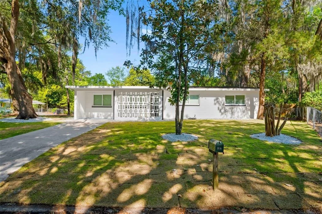 Photo of 1919 NE 17TH DRIVE