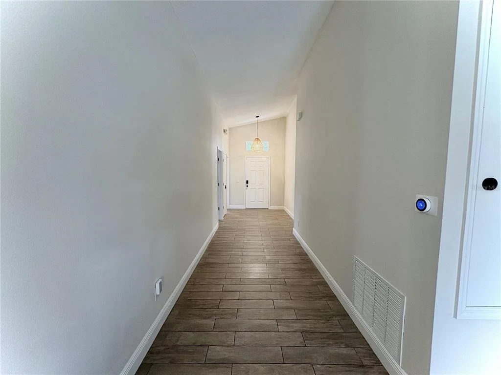 Photo of 154 CASTLEMAIN CIRCLE