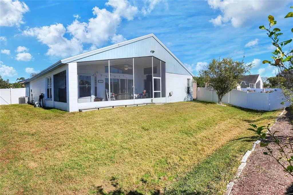 Photo of 412 EMERALD COVE LOOP