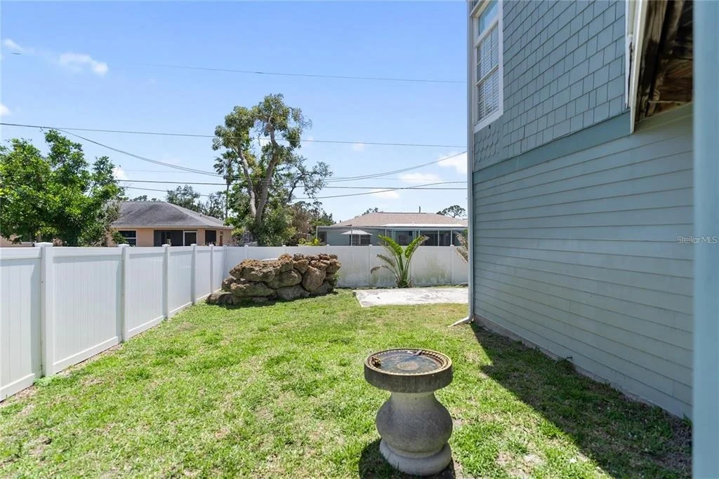 Photo of 861 NECTAR ROAD