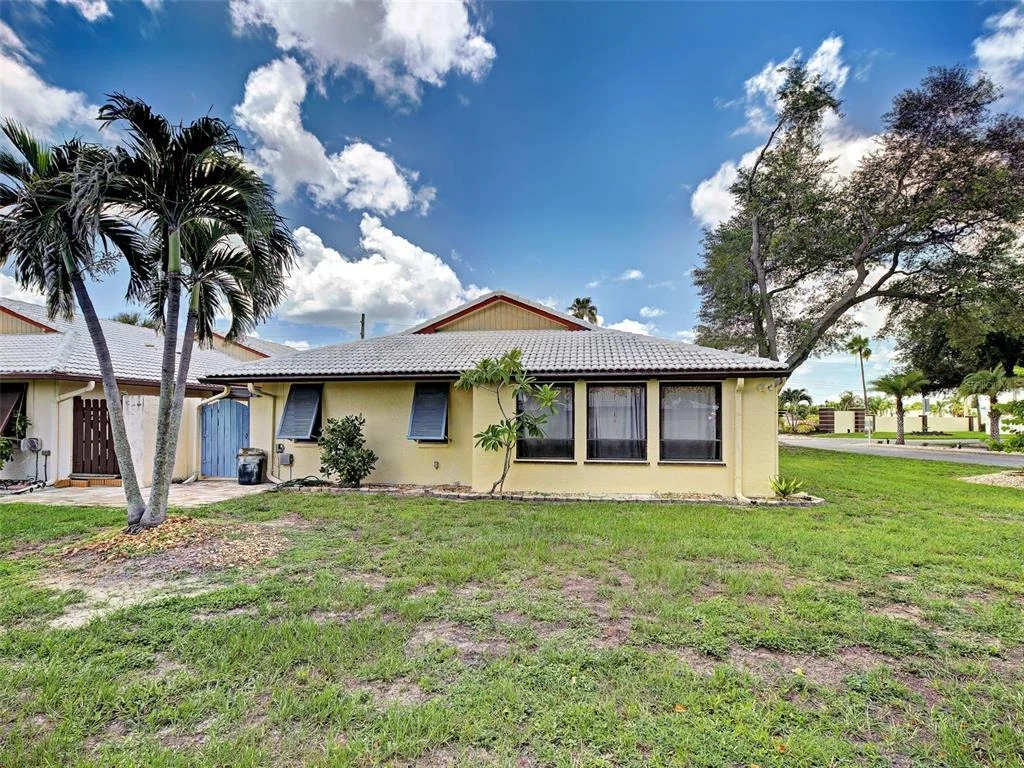 Photo of 20 IDLE SANDS DRIVE