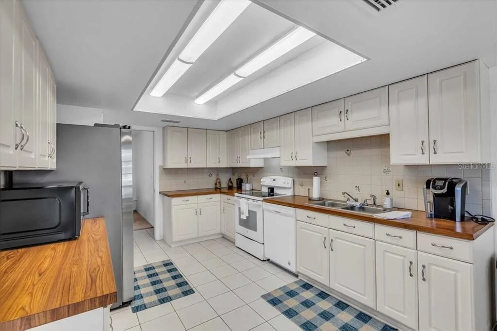 Photo of 3816 ROYAL PALM DRIVE