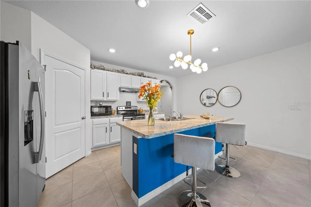 Photo of 1242 IGUANA LOOP