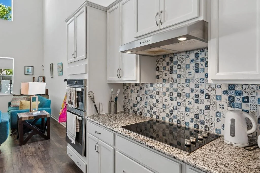 Photo of 1101 LONE PALM WAY