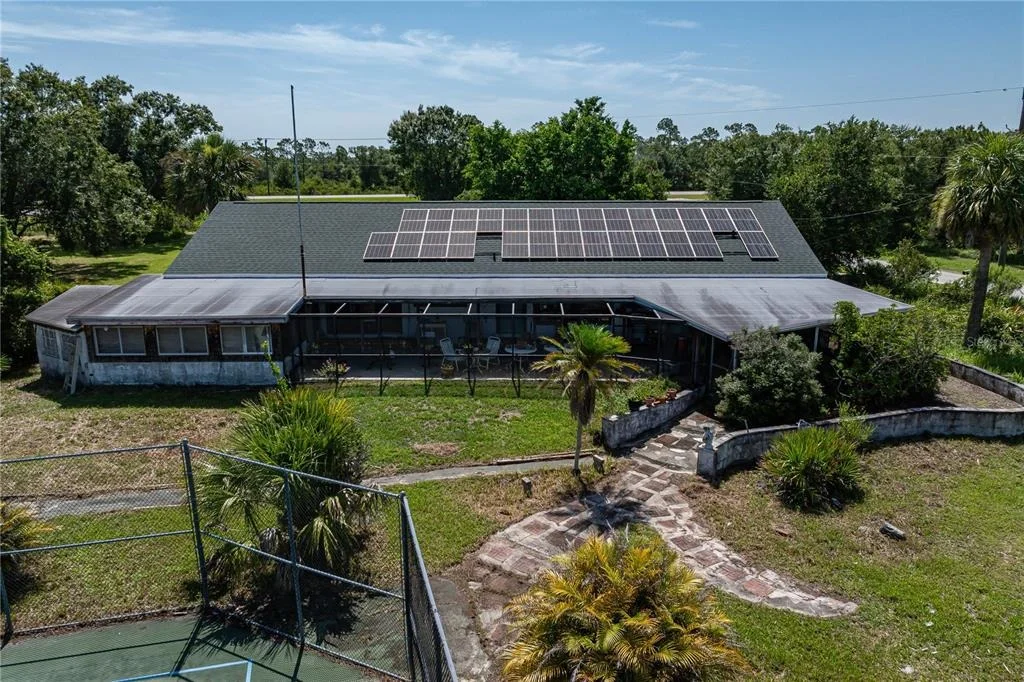 Photo of 2065 DUNCAN ROAD