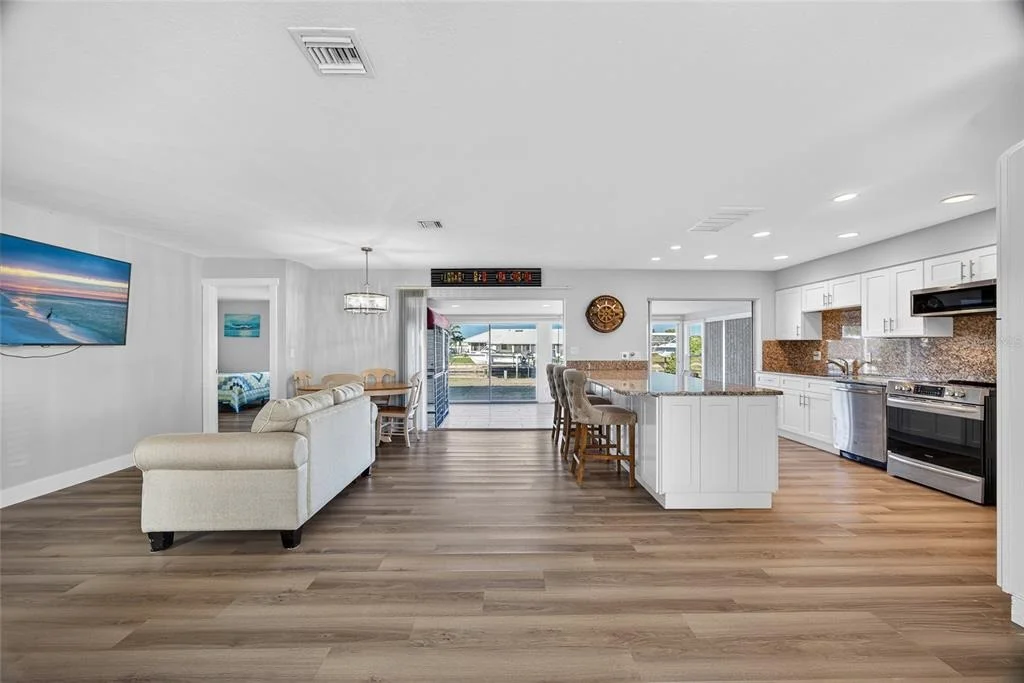 Photo of 523 VIA CINTIA