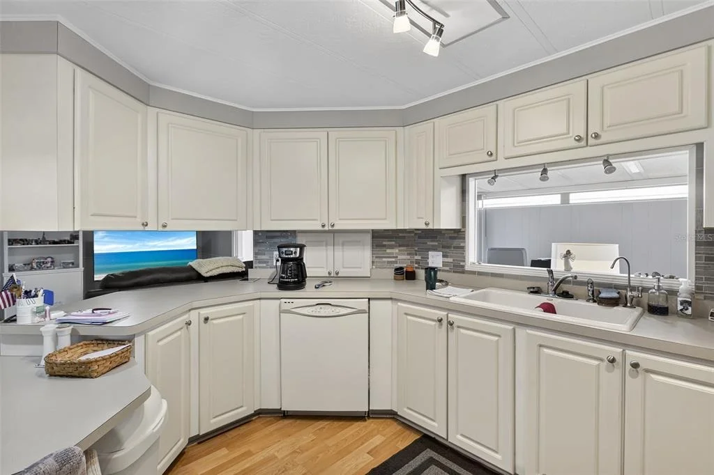 Photo of 652 LA SALA
