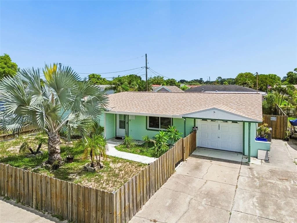 Photo of 1056 TAMARAC DRIVE