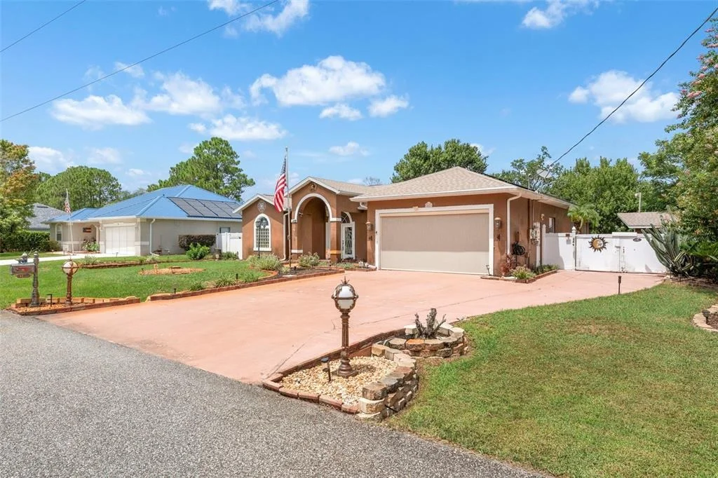 Photo of 52 BUTTONWORTH DRIVE