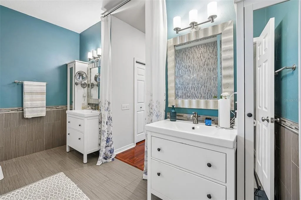 Photo of 1008 ROBINWOOD DRIVE