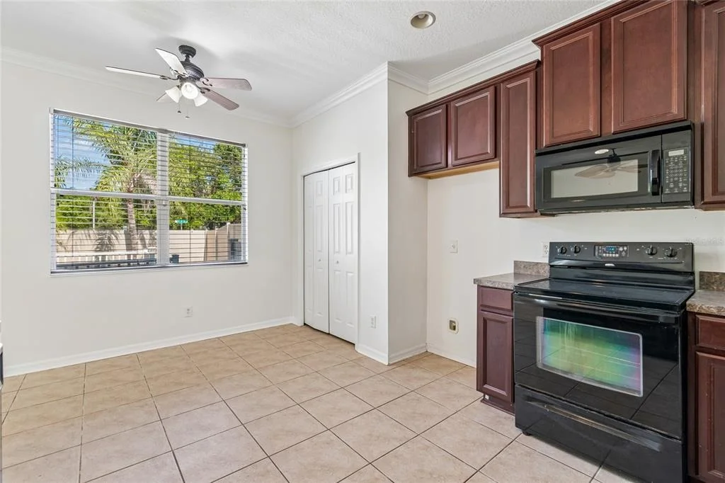 Photo of 915 WINDTON OAK DRIVE