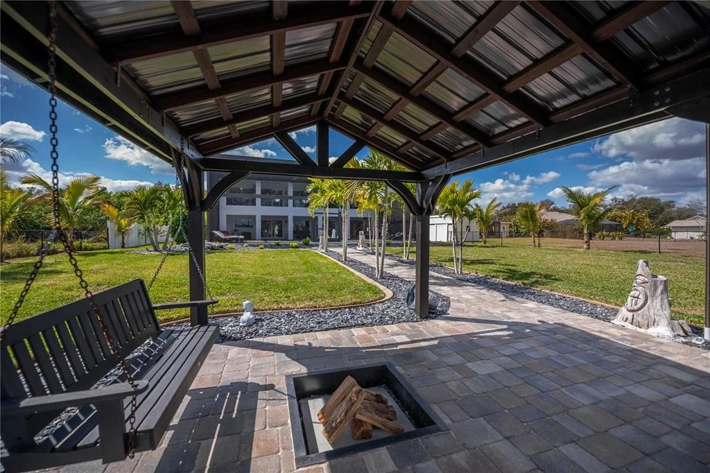 Photo of 2424 HARBOUR DRIVE