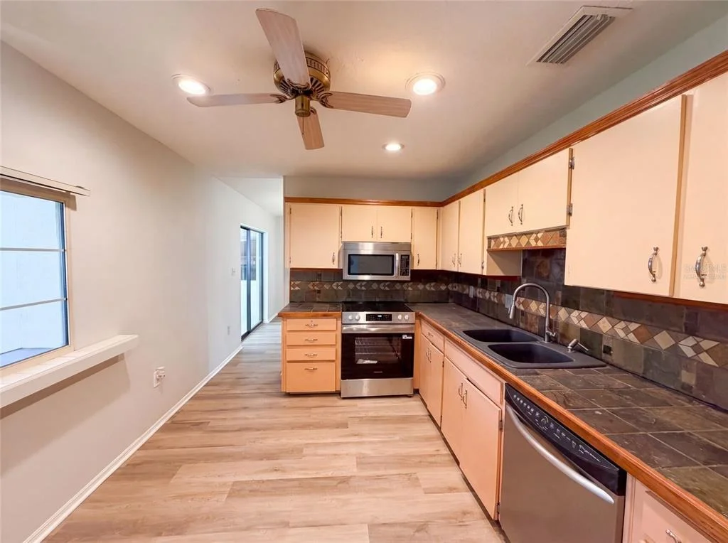 Photo of 466 LELAND DRIVE