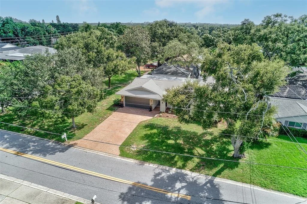 Photo of 833 TALLOWOOD DRIVE