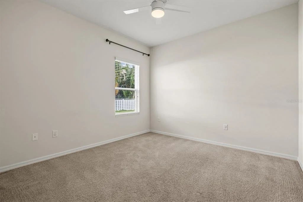 Photo of 128 AVENS DR