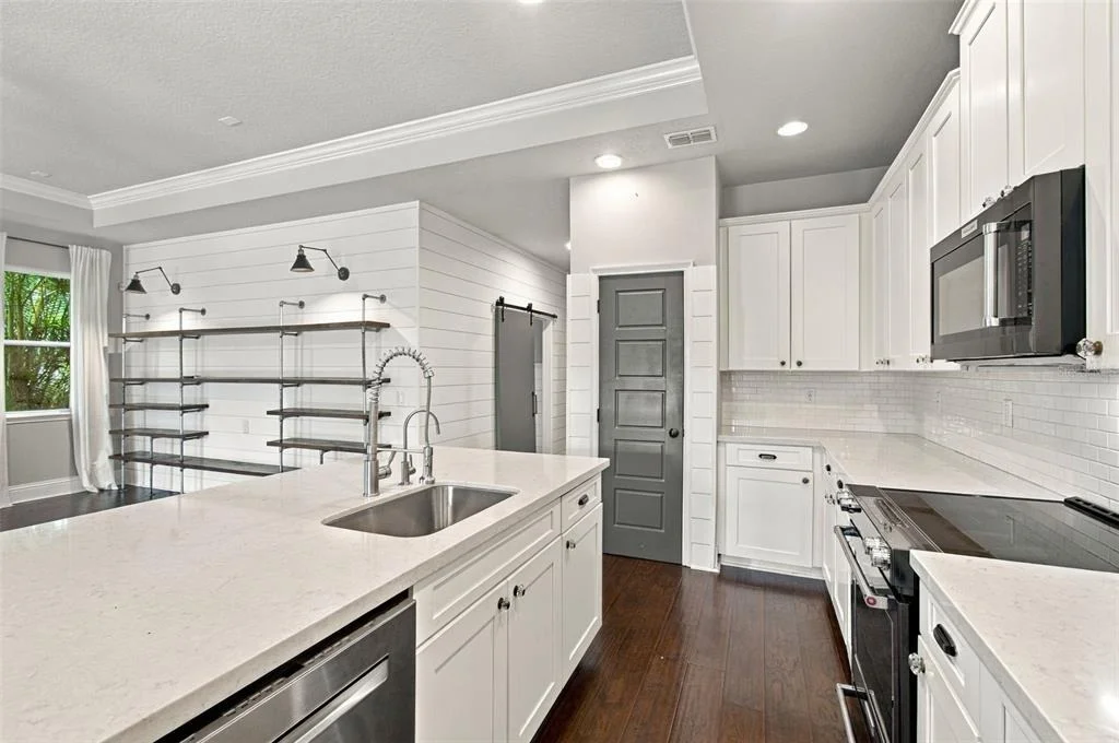 Photo of 6805 PARK STRAND DRIVE