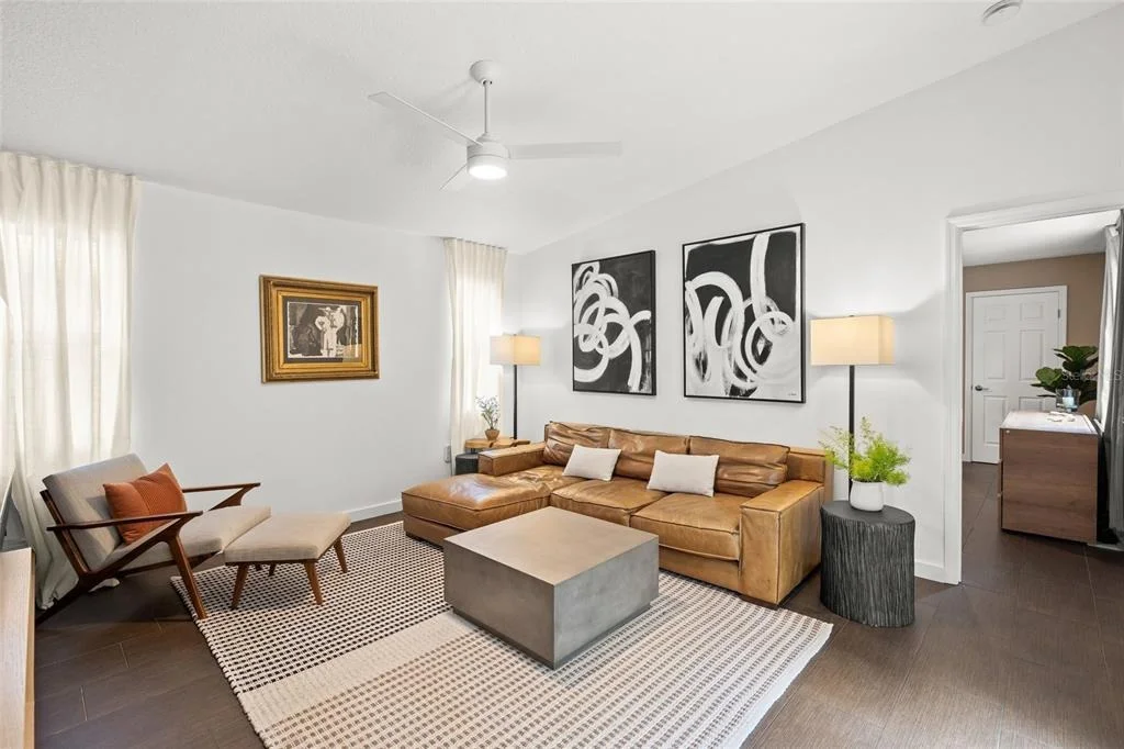 Photo of 319 BEARDED OAKS CIRCLE