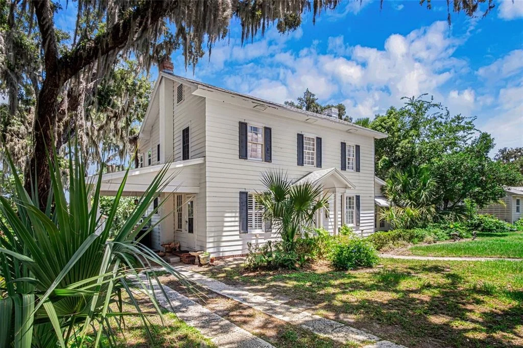 Photo of 102 PALMORA BOULEVARD