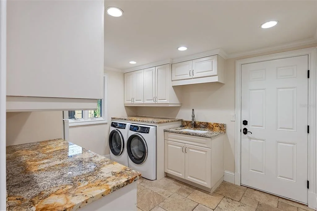 Photo of 2371 LANDINGS CIRCLE