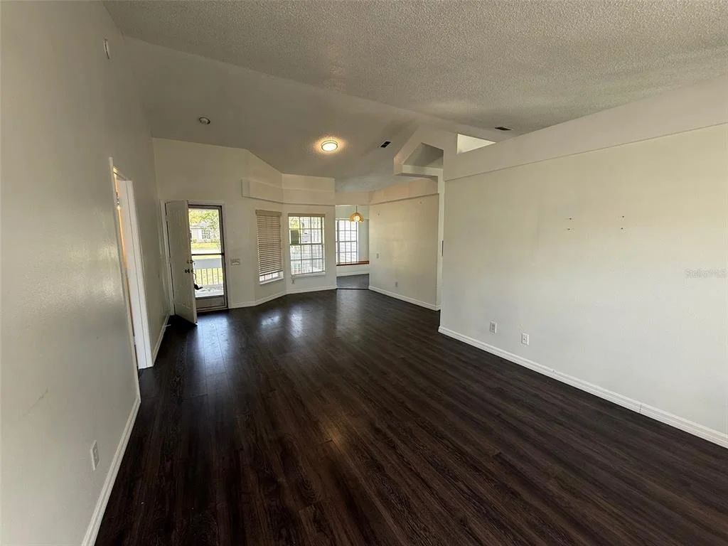 Photo of 13102 LINDEN DRIVE