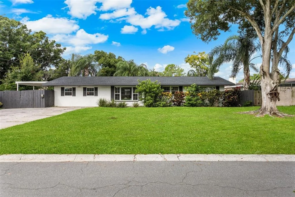 Photo of 412 DEVILLE DRIVE E