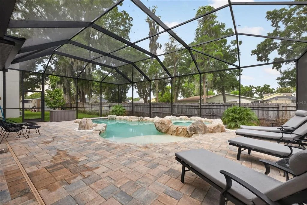 Photo of 1208 SUNSET LANE