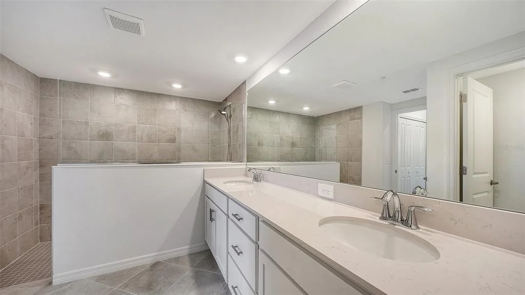 Photo of Unit 104 at 5624 SUMMIT POINTE CIRCLE