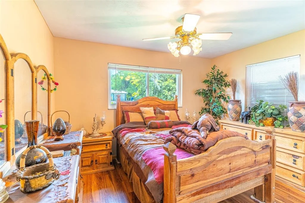 Photo of 305 CLOVERLEAF ROAD