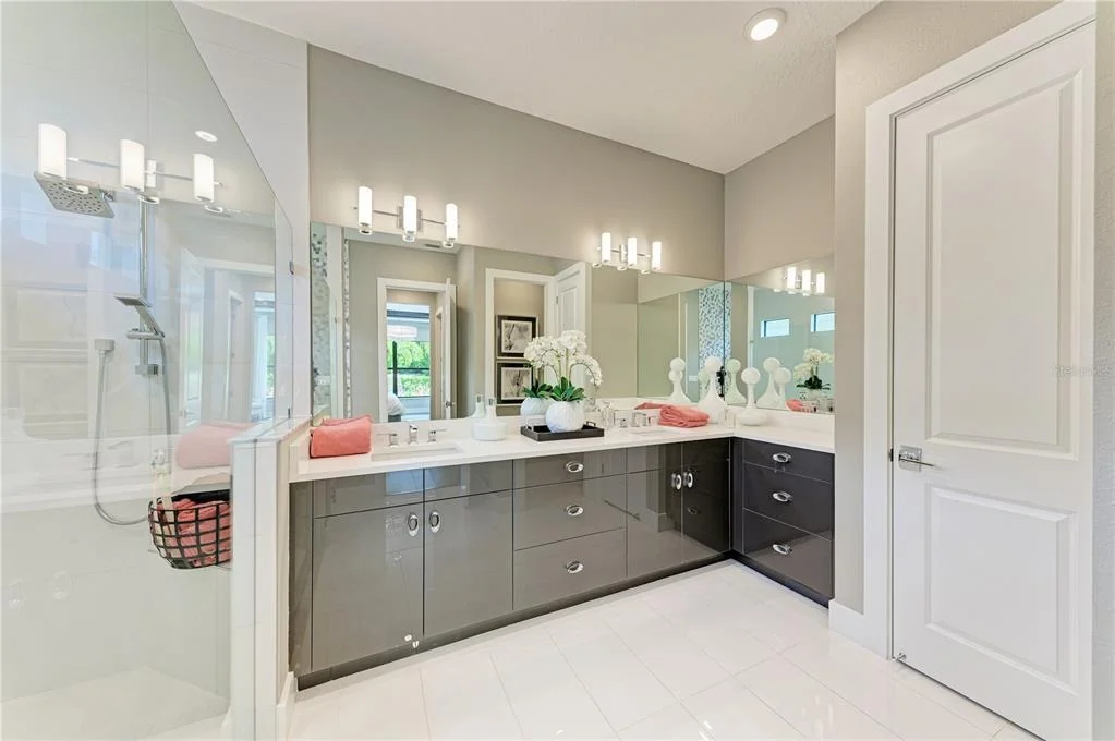 Photo of 5060 SIMONS COURT