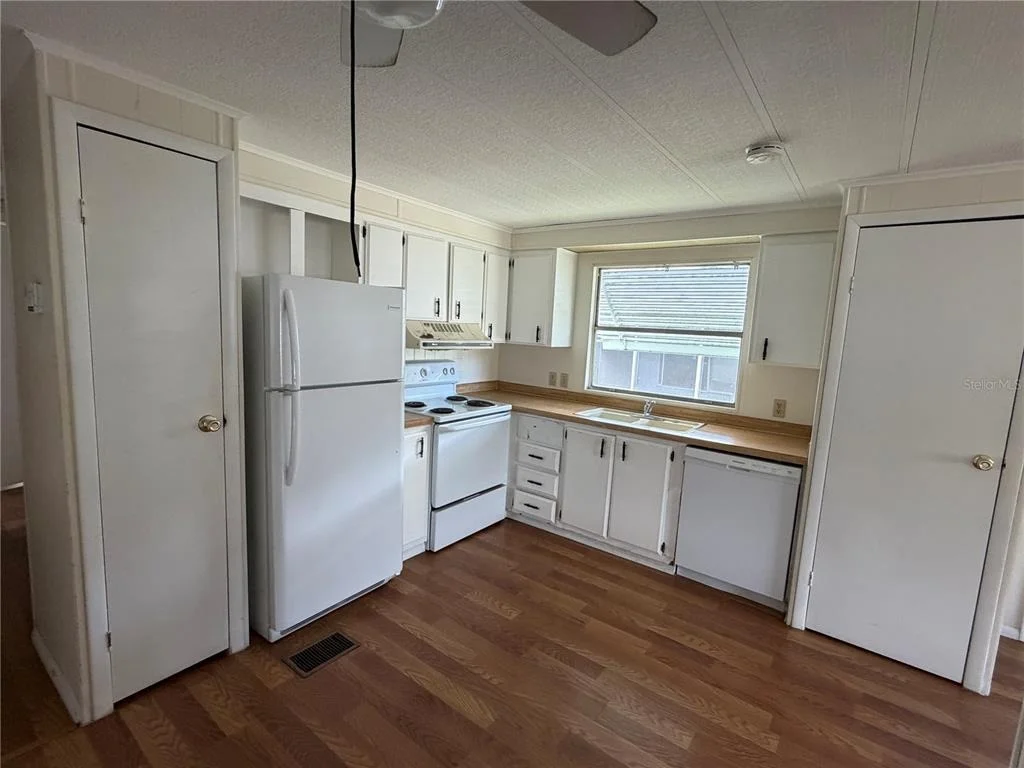 Photo of 26139 ROSE LANE