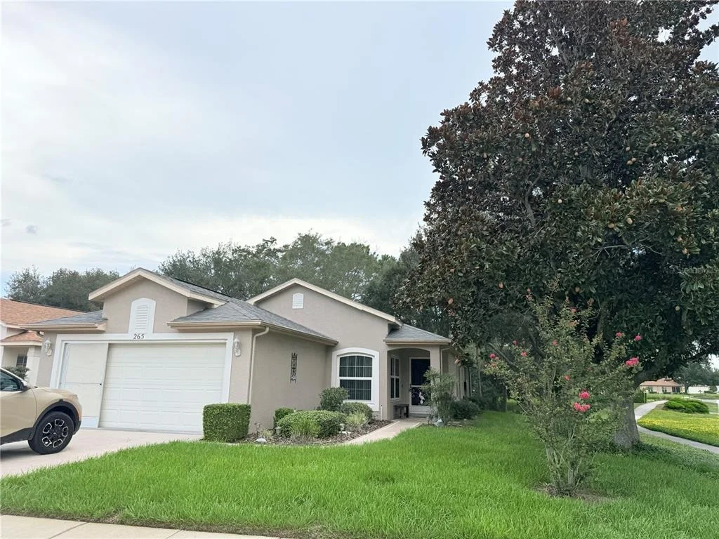 Photo of 265 CENTER OAK CIRCLE