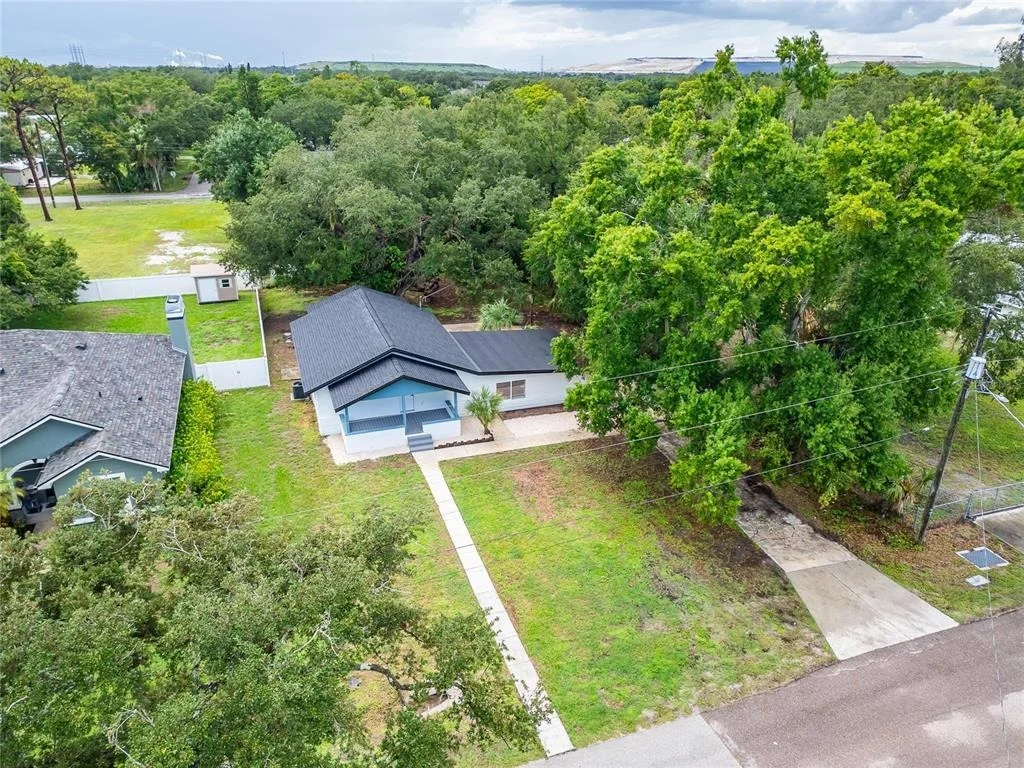 Photo of 8809 DYER ROAD