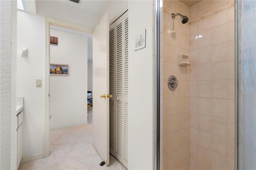 Photo of 308 COLONY POINT DRIVE