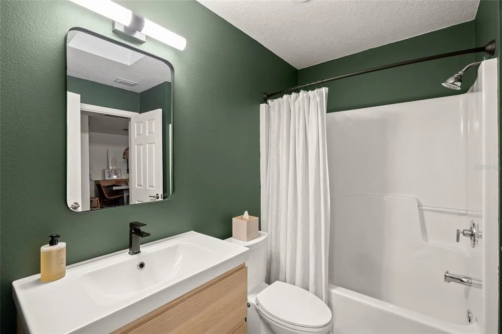 Photo of 319 BEARDED OAKS CIRCLE