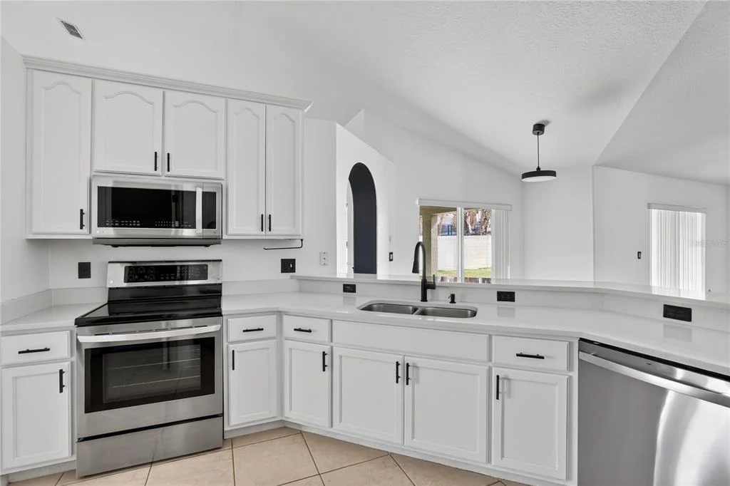 Photo of 1042 CHAMBERLIN TRAIL