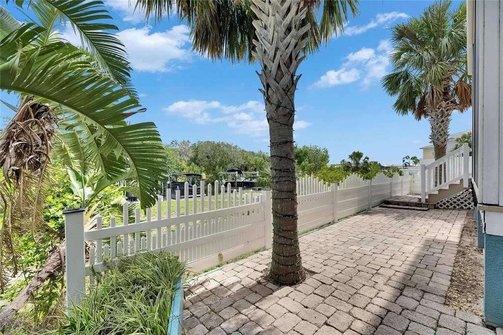 Photo of 6512 SIMONE SHORES CIRCLE