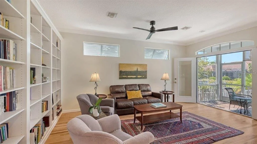 Photo of 4922 COMMONWEALTH DRIVE