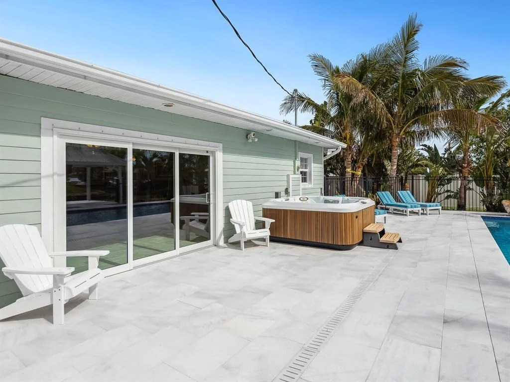 Photo of 221 LYCHEE ROAD